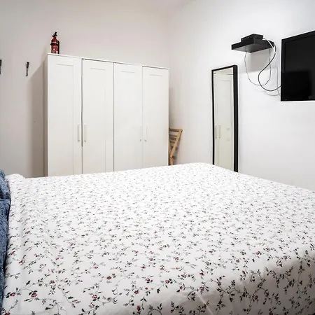Houseingenoacenter Parking * ג'נובה