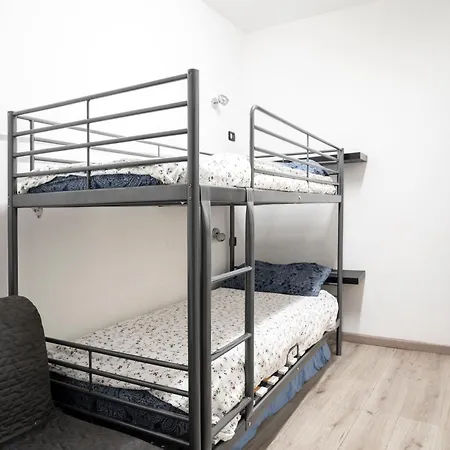 Houseingenoacenter Parking Appartement Genua