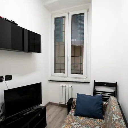Houseingenoacenter Parking Apartment Genoa
