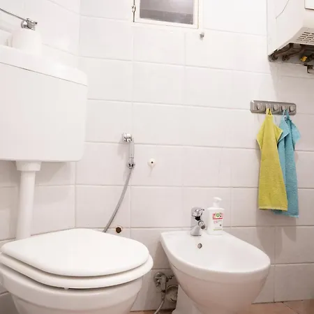 Houseingenoacenter Parking * Γένοβα